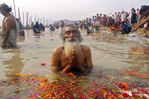 Prayingintheganges