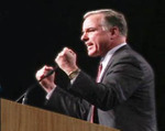 Howard_dean_at_caldem_speech_2003