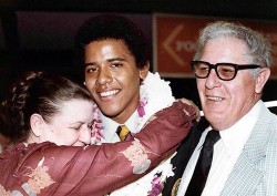 Obama_with_grandparents